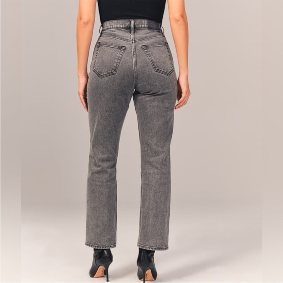 NWT Abercrombie & Fitch Curve Love Ultra High Rise Ankle Straight Jean. Size 26 - Picture 3 of 10